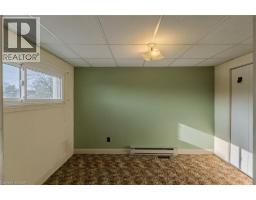 25 CHARLTON Crescent - 21