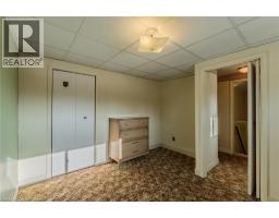 25 CHARLTON Crescent - 22