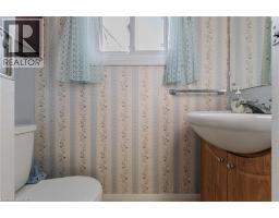 25 CHARLTON Crescent - 23