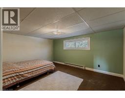 25 CHARLTON Crescent - 24