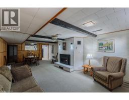 25 CHARLTON Crescent - 31