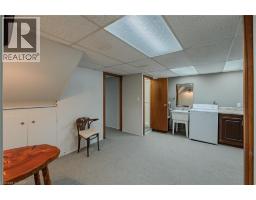 25 CHARLTON Crescent - 35