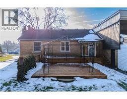 25 CHARLTON Crescent - 39