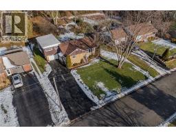 25 CHARLTON Crescent - 44