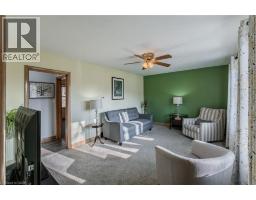 25 CHARLTON Crescent - 6