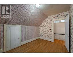 181 TALBOT Street S - 29