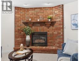 7 LAKEFIELD Court - 27