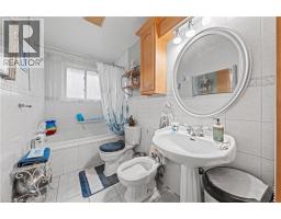 53 BLUEROCK Crescent - 36