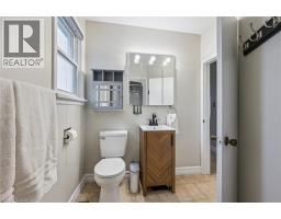 7 ELMWOOD Avenue - 23