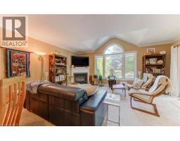 76 CANDLE Crescent - 19