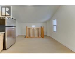 190 LANCASTER Street E - 11