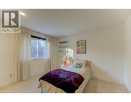 32 BROOKVIEW Court - 22