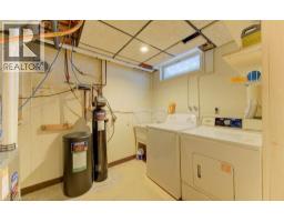 32 BROOKVIEW Court - 34