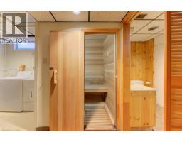 32 BROOKVIEW Court - 36