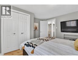 6 ARDWOOD Place - 33