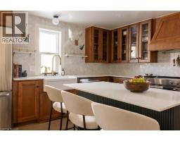 23 CENTRE Street - 21