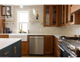 23 CENTRE Street - 22