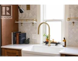 23 CENTRE Street - 23