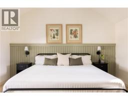 23 CENTRE Street - 36