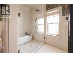 23 CENTRE Street - 42