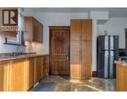 392 BREITHAUPT Street - 7