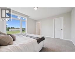 60 AYR MEADOWS Crescent - 19