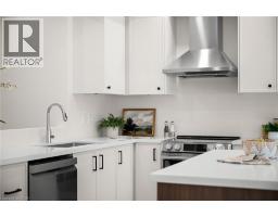 82 CHALMERS Street N - 24