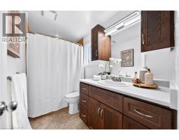 243 HIGHVIEW Drive - 24