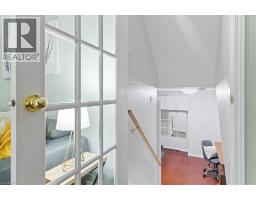 211 VERONICA Drive UnitNo. 26 - 20