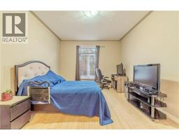 23 MACNEIL Court - 16