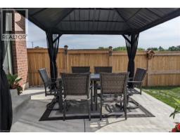 115 LARRY Crescent - 38