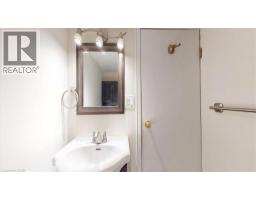 22 BROADVIEW Avenue - 38