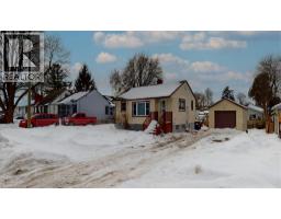 22 BROADVIEW Avenue - 4