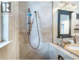 20 HILLIER Crescent - 22