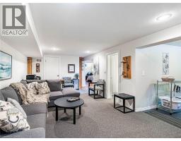 20 HILLIER Crescent - 28