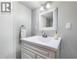 20 HILLIER Crescent - 32