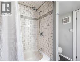 20 HILLIER Crescent - 33