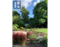 20 HILLIER Crescent - 43