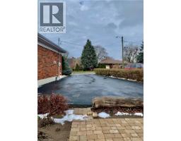 20 HILLIER Crescent - 45