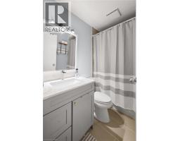 35 GREEN VALLEY Drive UnitNo. 204 - 17