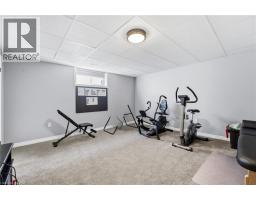 210 KROTZ Street W - 33