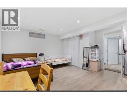 67 BRIDLEWREATH Street - 36