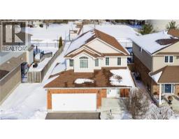 256 CHARLOTTA Street - 2