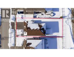 256 CHARLOTTA Street - 41