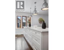 63 CLAREMONT Avenue - 11