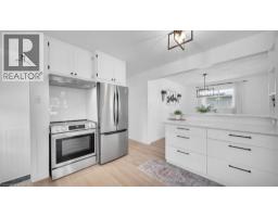 10 ROSSFORD Crescent - 12