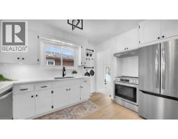 10 ROSSFORD Crescent - 13