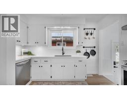 10 ROSSFORD Crescent - 14