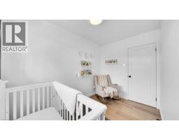 10 ROSSFORD Crescent - 19