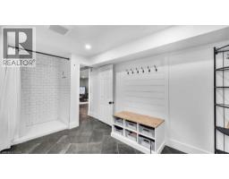 10 ROSSFORD Crescent - 31